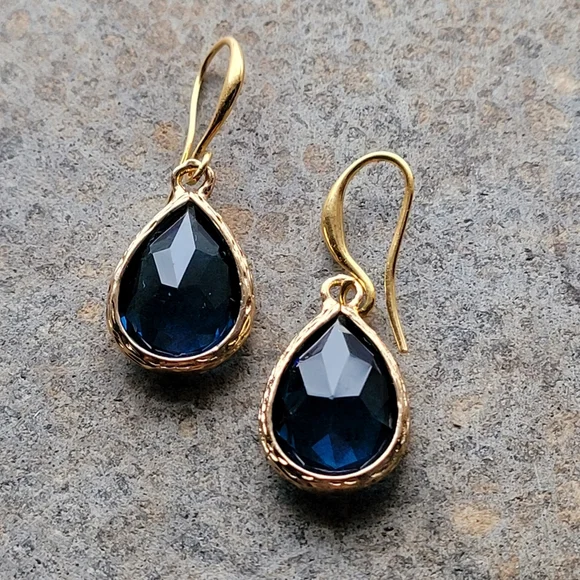 18k Gold Tanzanite Stone Earrings - Picture 5 of 6